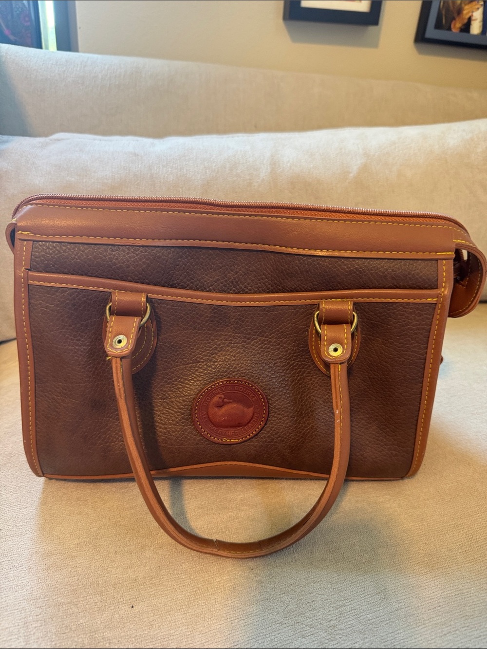 Dooney & Bourke leather hand bag